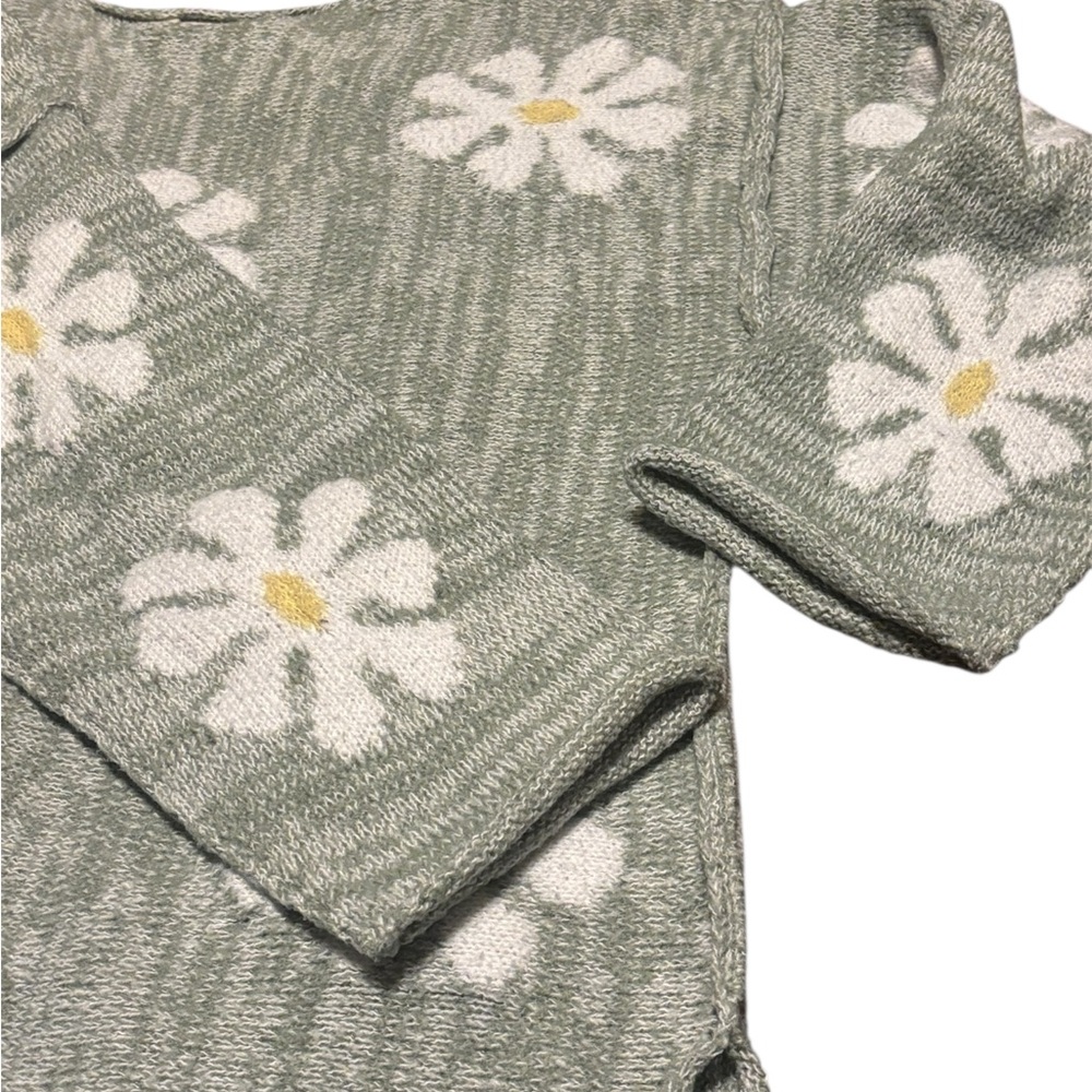 Daisy Flower Patterned Loose Fit Sweater
Size: Small - Picture 4 of 10